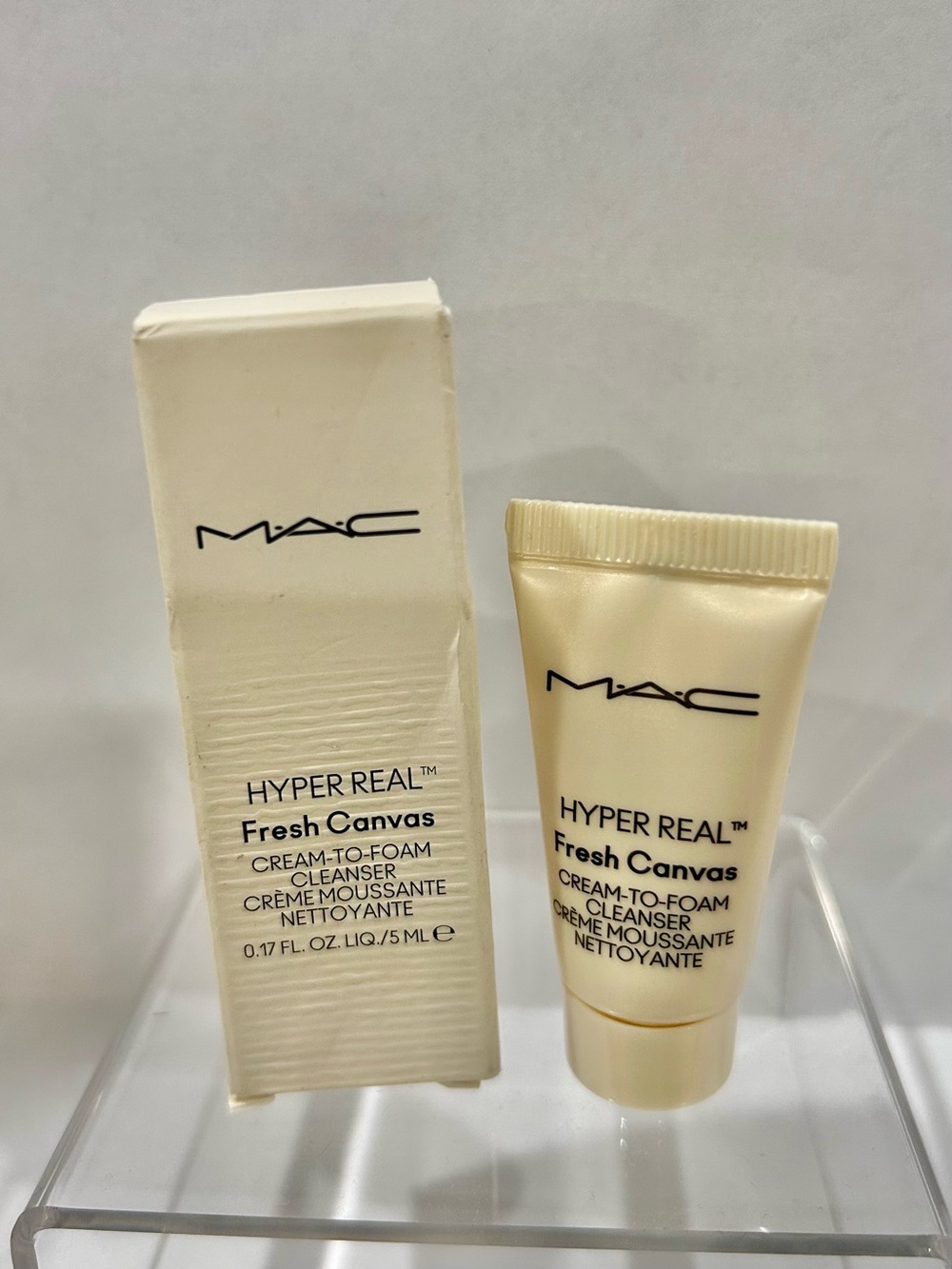 MAC Cosmetics Hyper Real Fresh Canvas Cream-to-Foam Cleanser